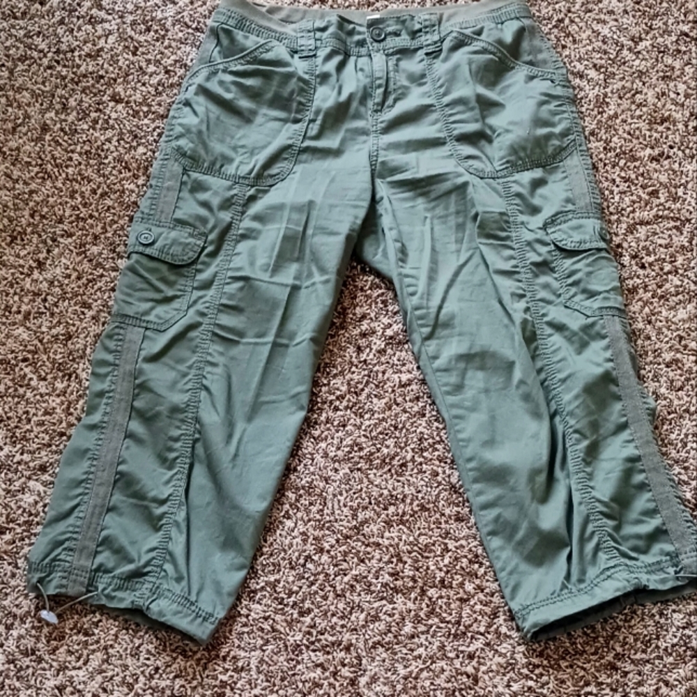 Style & Co Capris Army Green sz 6 EUC